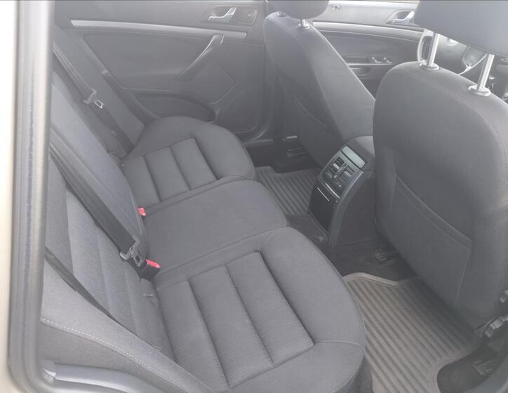 Škoda Octavia 9