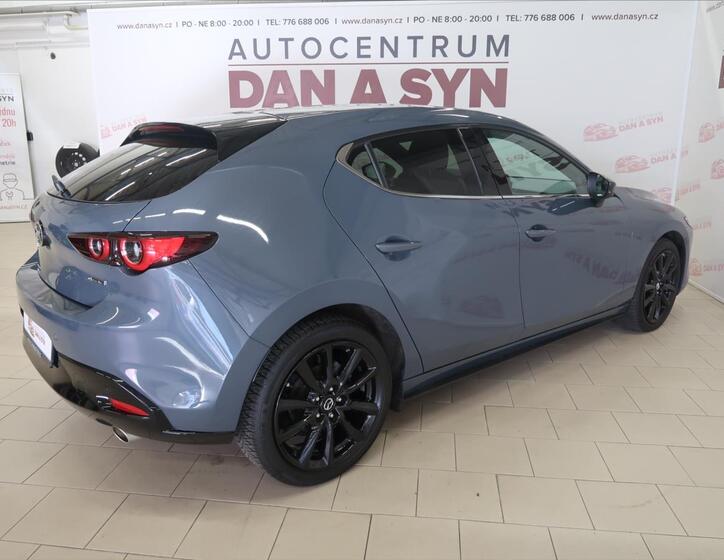Mazda 3 4