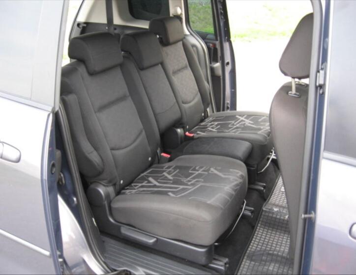 Mazda 5 9