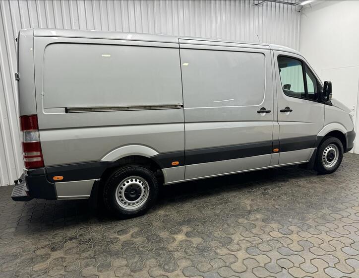 Mercedes-Benz Sprinter 9