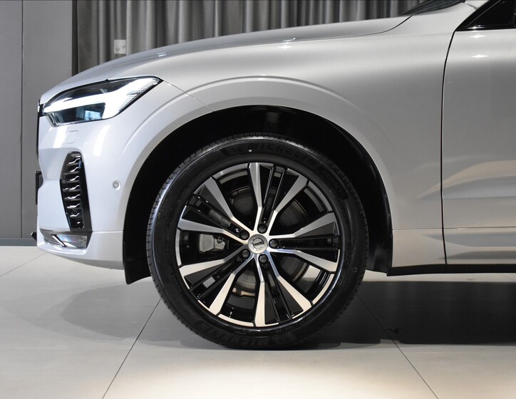 Volvo XC60 8