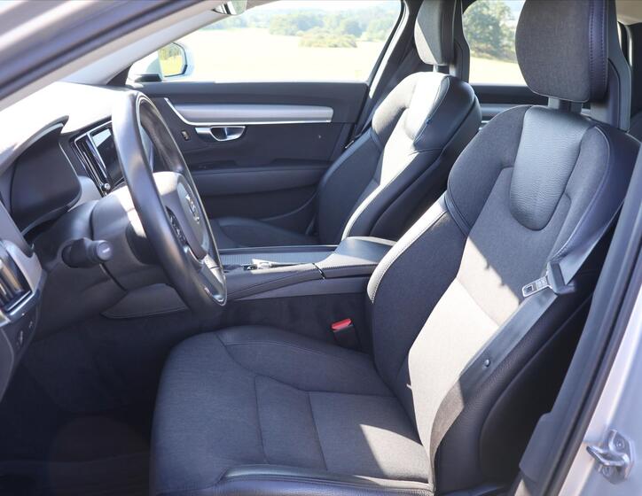 Volvo S90 10