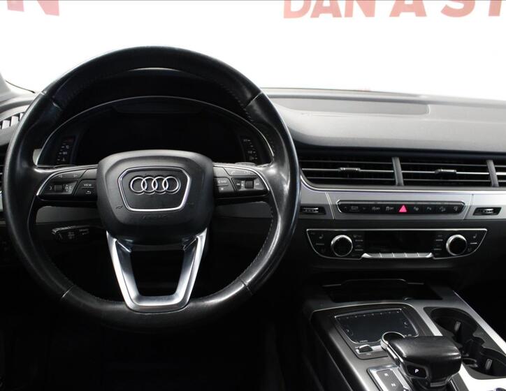 Audi Q7 30