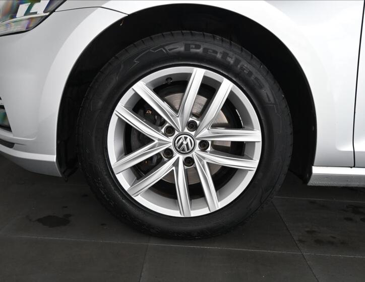 Volkswagen Golf 33