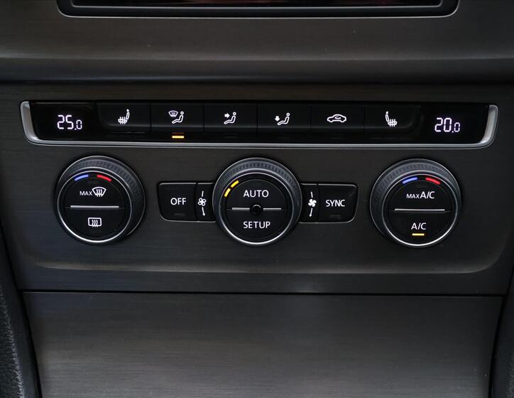 Volkswagen Golf 28