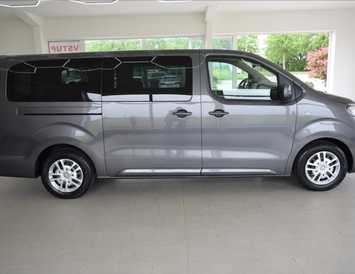 Peugeot Traveller 4