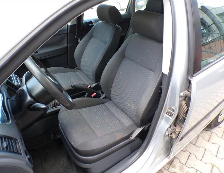 Volkswagen Polo 13