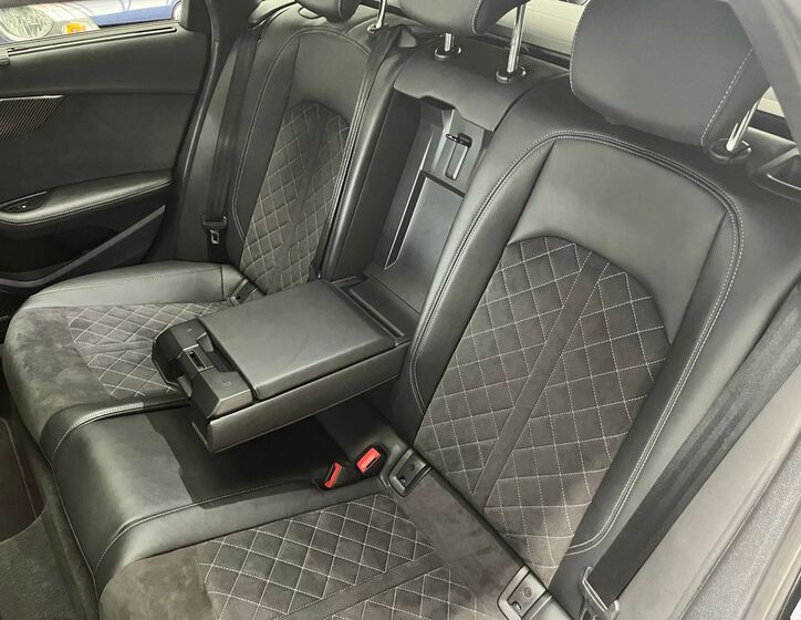 Audi RS4 23