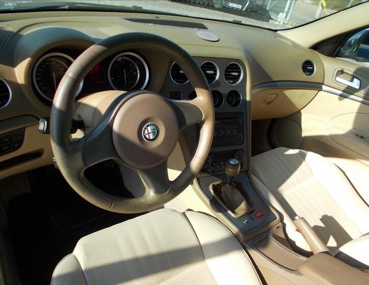 Alfa Romeo 159 18