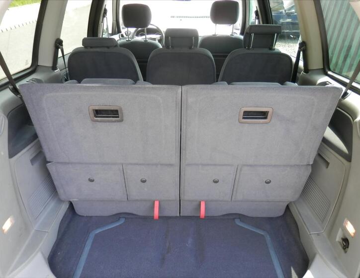 Ford Galaxy 26