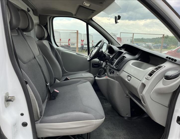 Opel Vivaro 11