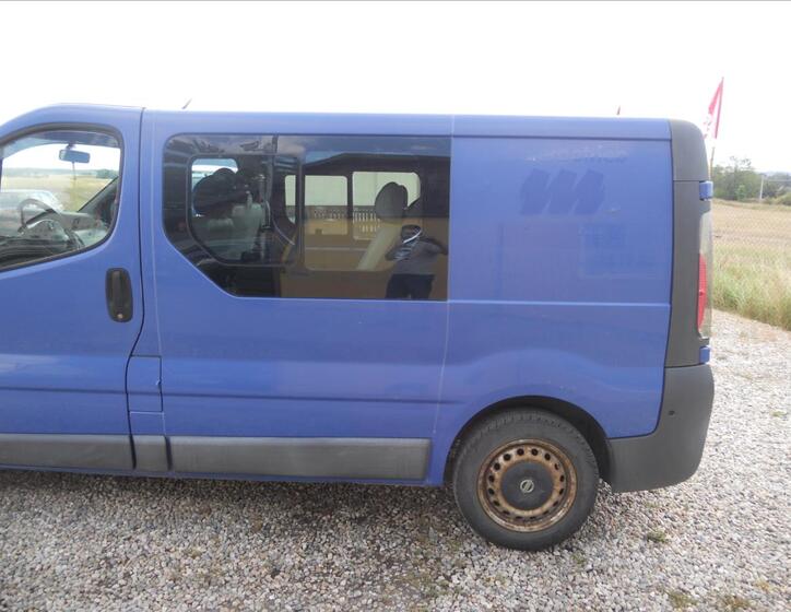 Nissan Primastar 9