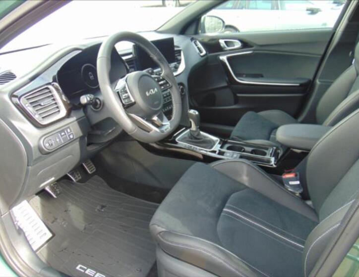 KIA ProCeed 13