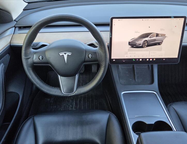 Tesla Model 3 7