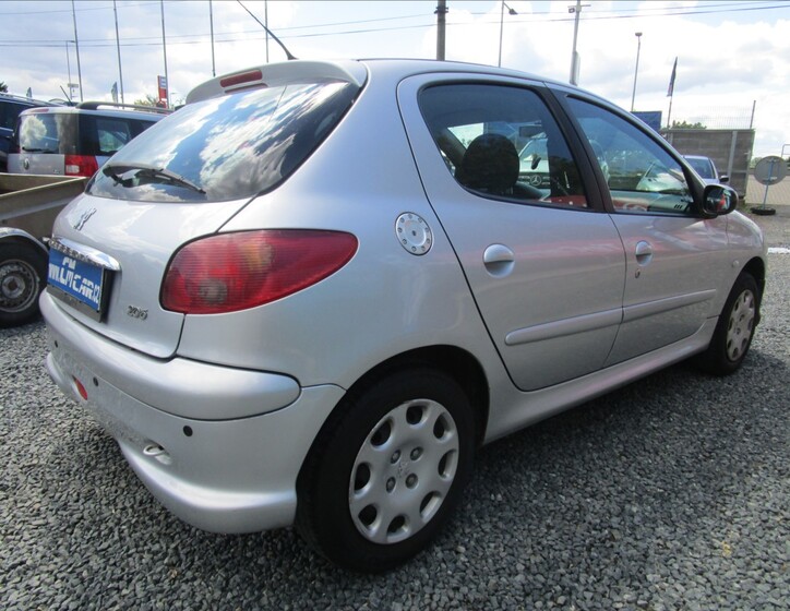 Peugeot 206 4