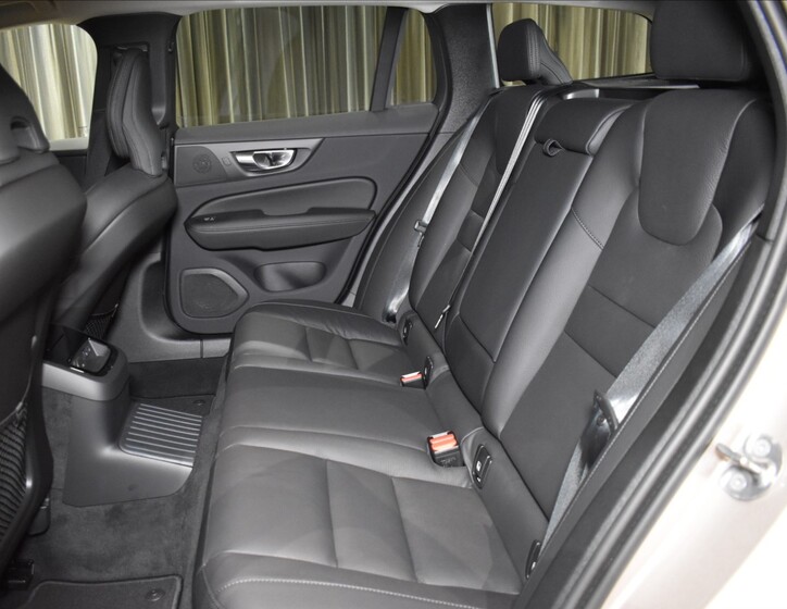 Volvo V60 19