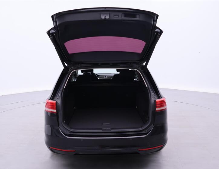 Volkswagen Passat 9