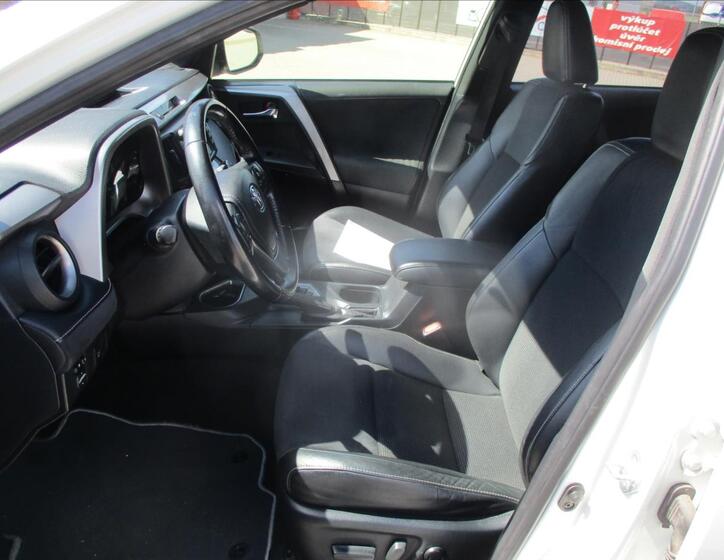 Toyota RAV4 7