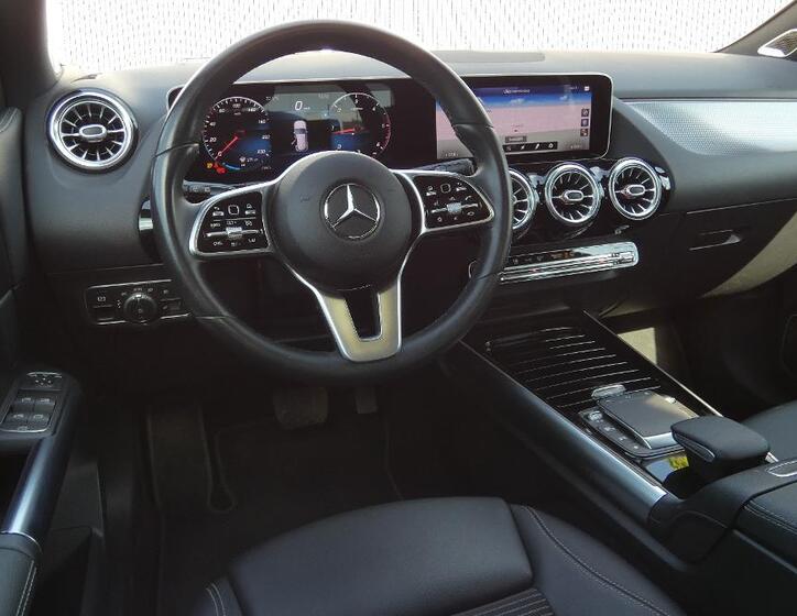 Mercedes-Benz GLA 5