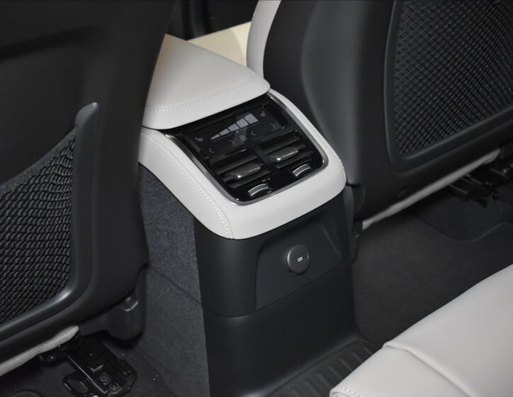 Volvo XC90 20