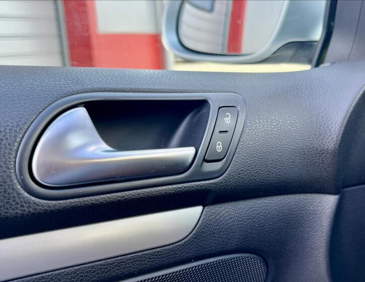 Volkswagen Golf 36