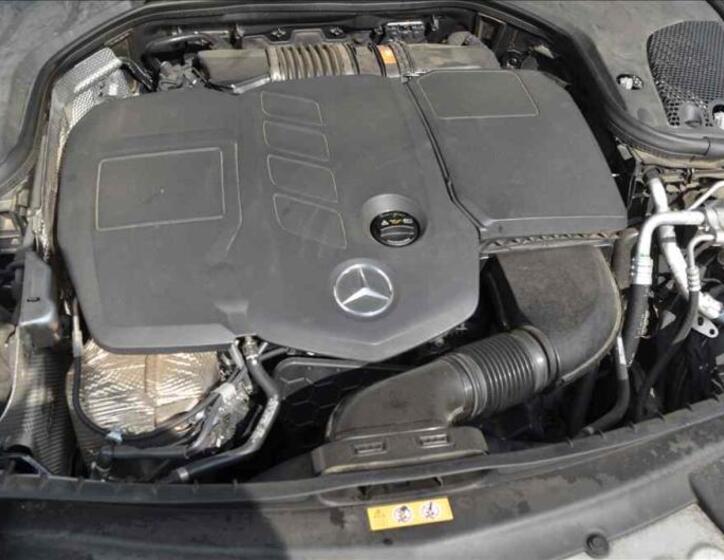 Mercedes-Benz Třídy E 8