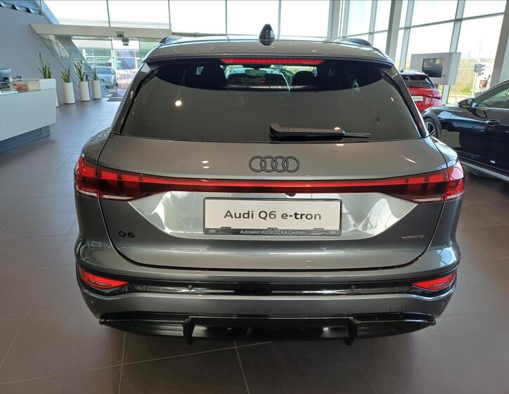 Audi Q6 6