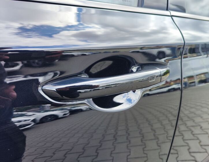 Hyundai Genesis 9