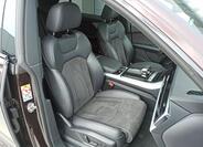 Audi Q8 11