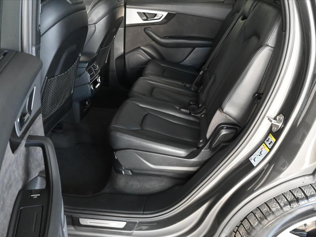 Audi SQ7 11