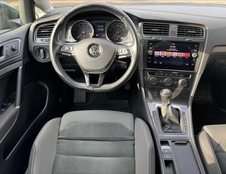 Volkswagen Golf 10