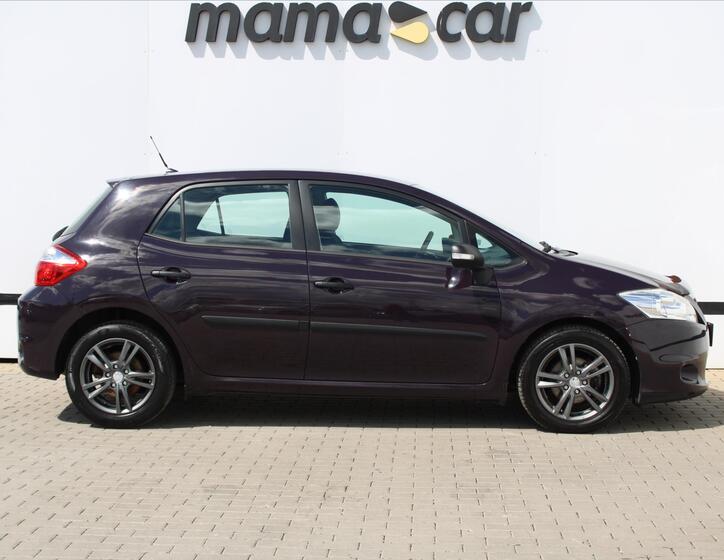 Toyota Auris 8