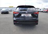 Lexus NX 300h 4