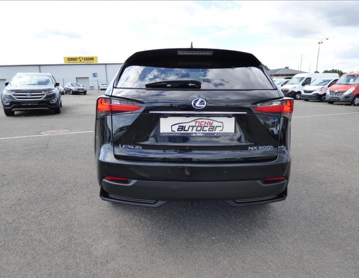 Lexus NX 300h 4