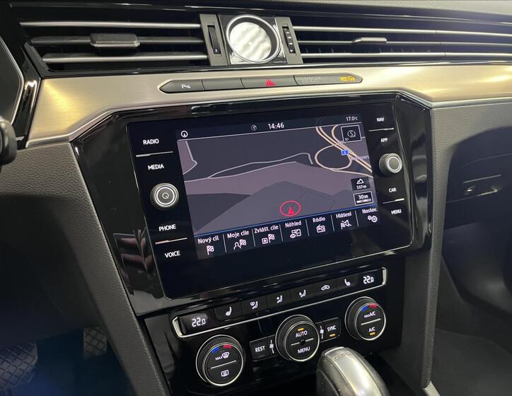 Volkswagen Passat 10