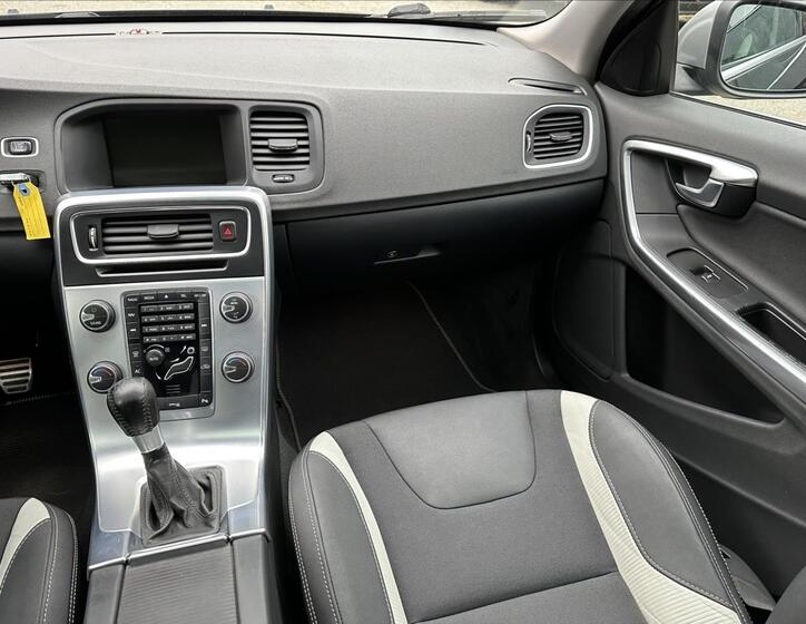 Volvo V60 32
