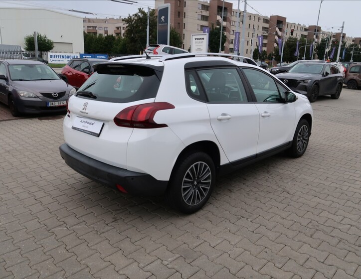 Peugeot 2008 5