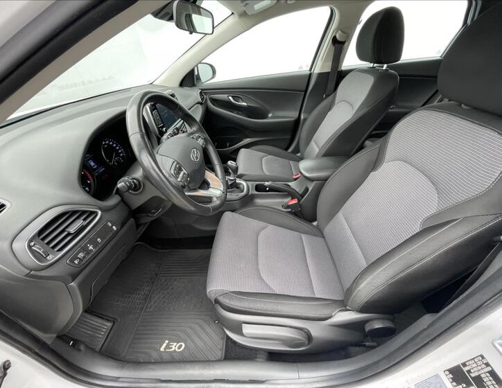 Hyundai i30 4