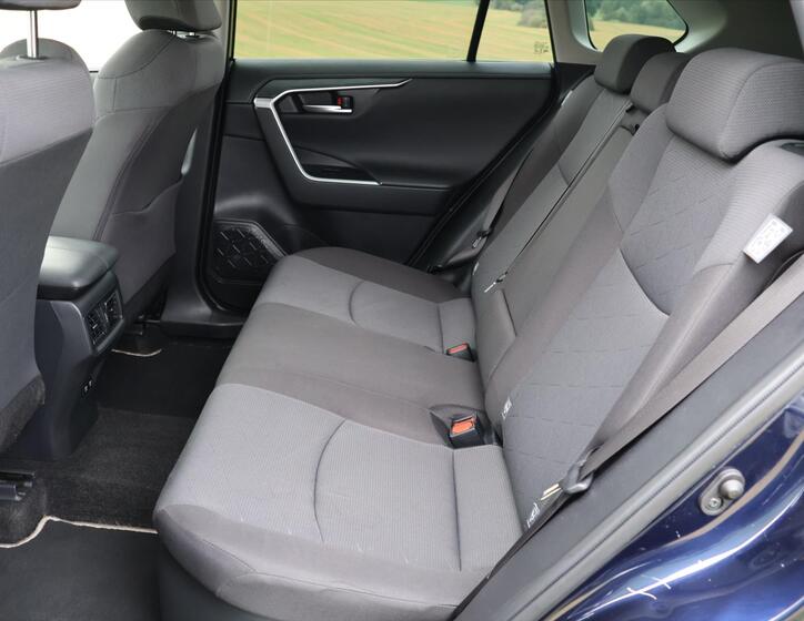 Toyota RAV4 13