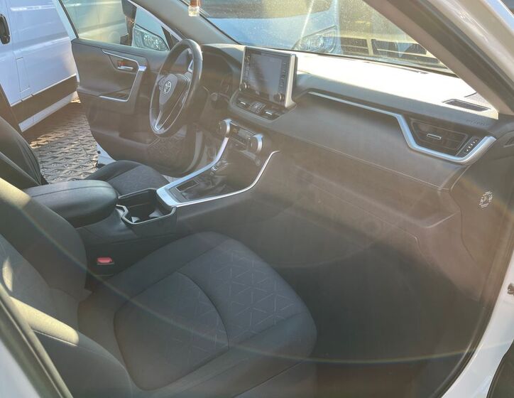 Toyota RAV4 16