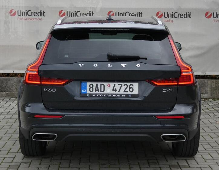 Volvo V60 4