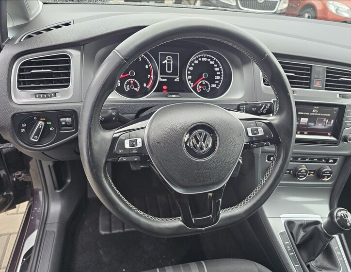 Volkswagen Golf 12