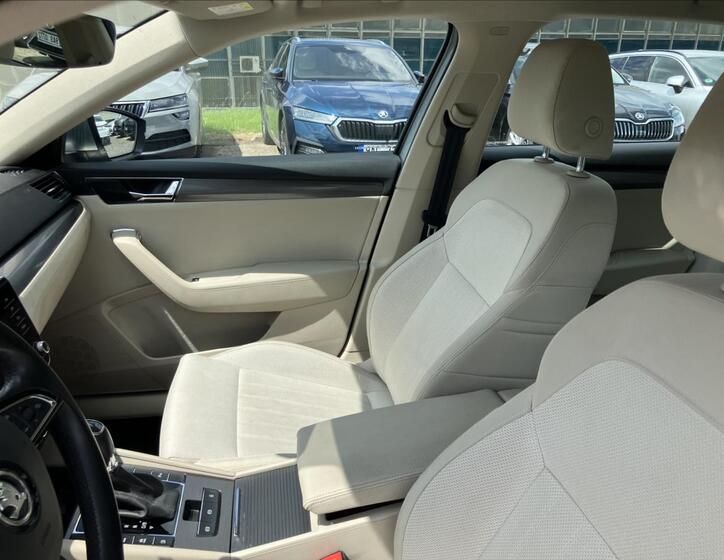 Škoda Superb 11