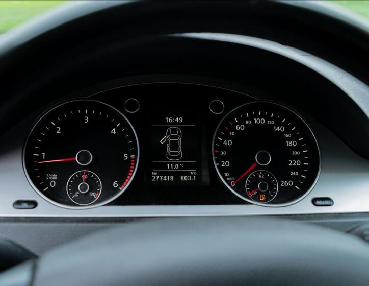 Volkswagen Passat 9