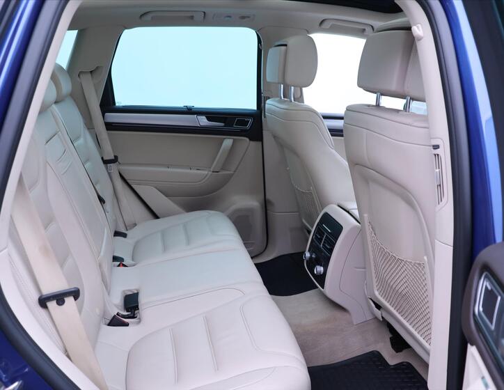 Volkswagen Touareg 16
