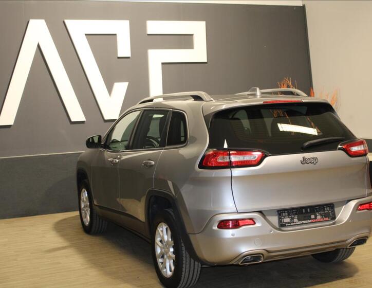 Jeep Cherokee 9