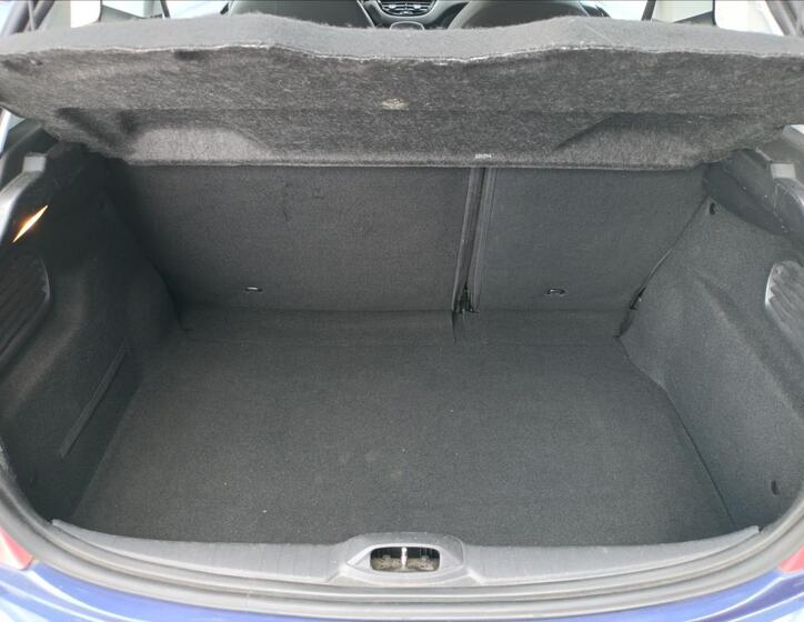 Peugeot 208 6