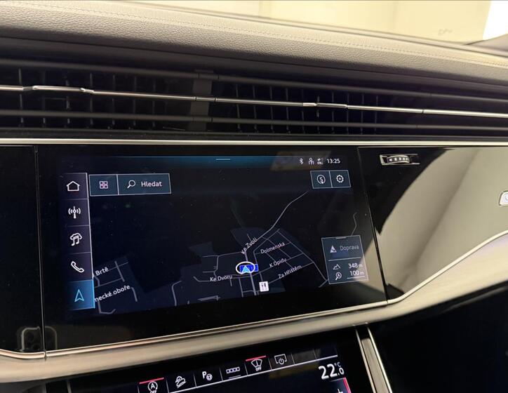 Audi Q8 24