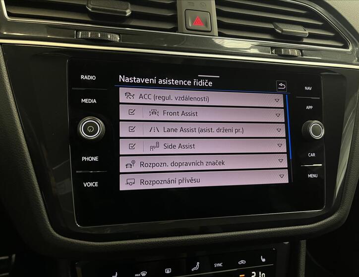 Volkswagen Tiguan 9