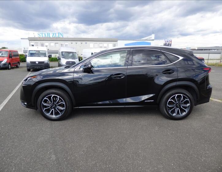 Lexus NX 300h 6